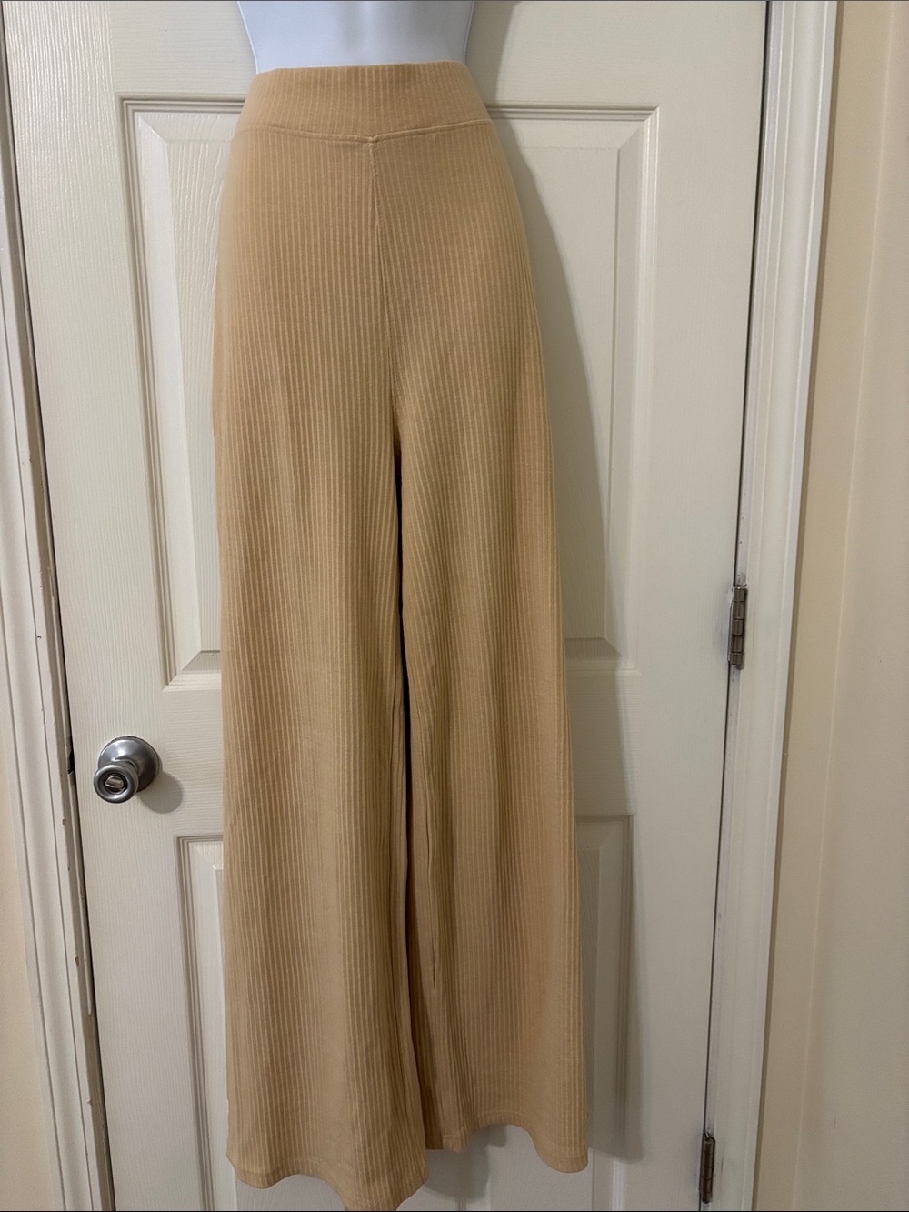 PrettyLittleThing Ribbed Wide-Leg Knit Lounge Pant - size 12